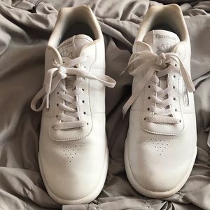 ALMOST NEW Reebok Classics Tennis Shoes